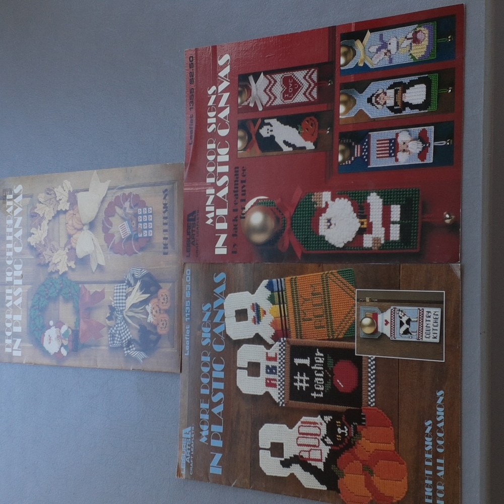 COPY - Lot of 3 - Leisure Arts Craft Leaflets